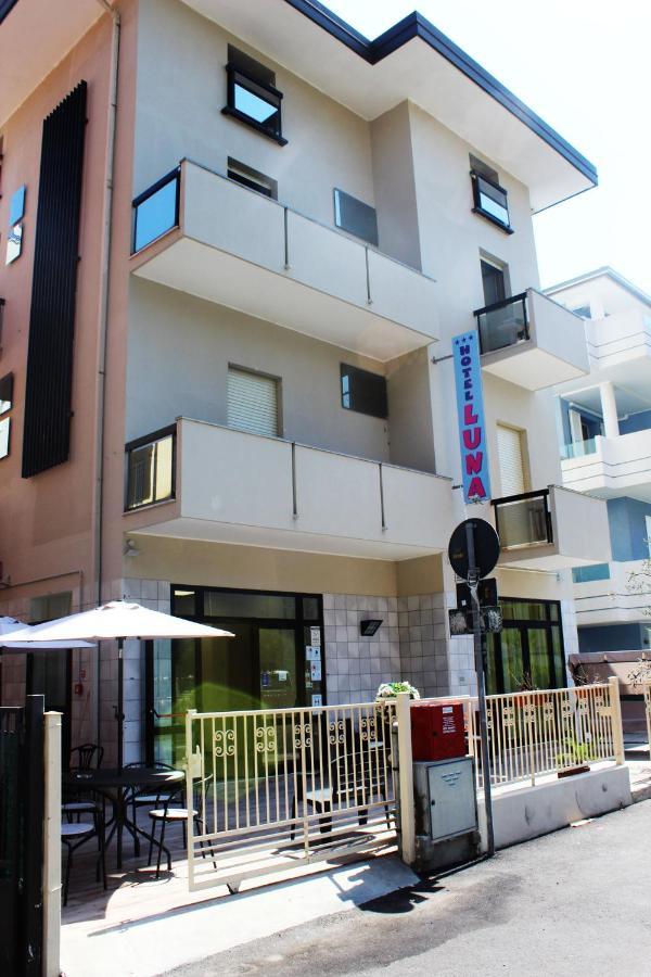 Hotel Luna Rimini Buitenkant foto
