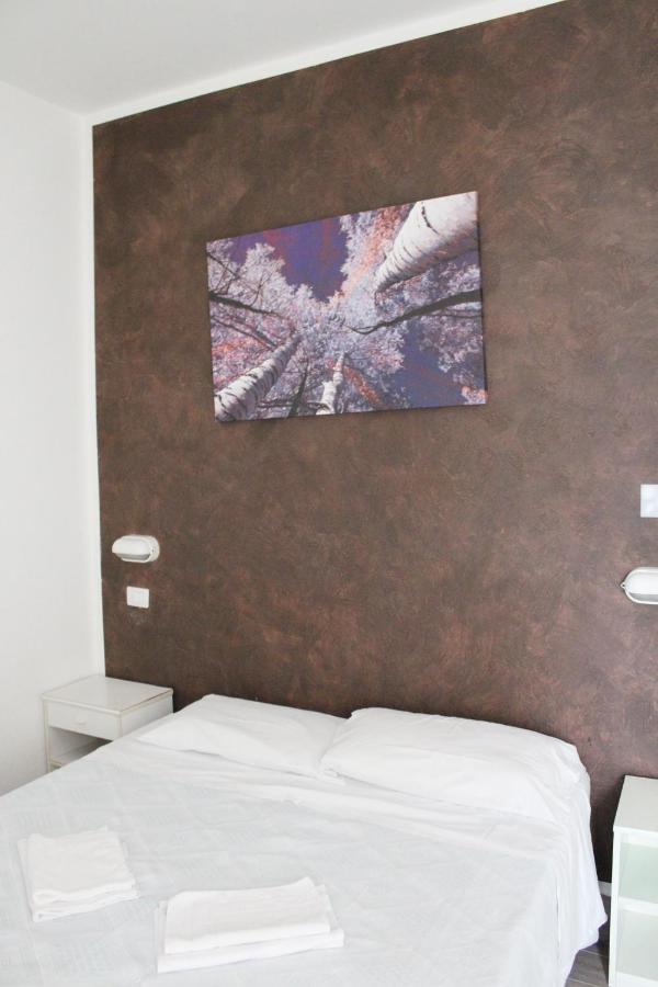 Hotel Luna Rimini Buitenkant foto