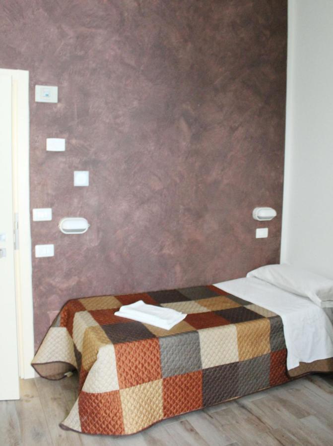 Hotel Luna Rimini Buitenkant foto