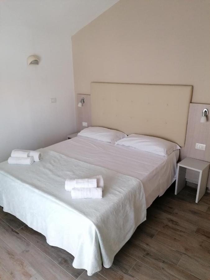 Hotel Luna Rimini Buitenkant foto