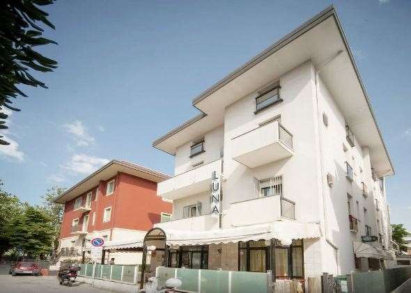 Hotel Luna Rimini Buitenkant foto
